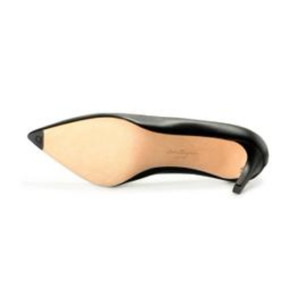 Salvatore Ferragamo Black Leather Women's Pumps - Picture 2 of 11